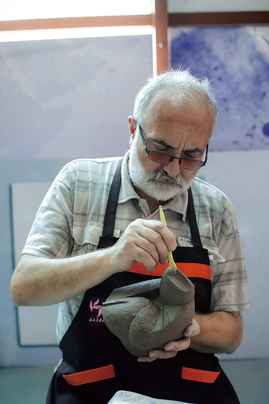 In the 11th China Changchun International Ceramics Symposium Appreciation of Works by Ukrainian Ceramist Byero Georgiy——Untitled II, Untitled III(圖文)